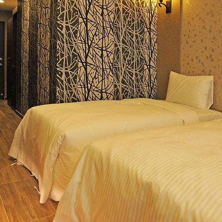 Maple Hotel Second Branch Tainan Eksteriør bilde
