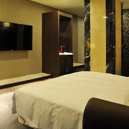 Maple Hotel Second Branch Tainan Eksteriør bilde