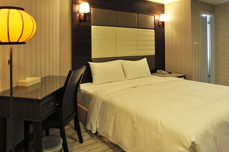 Maple Hotel Second Branch Tainan Eksteriør bilde