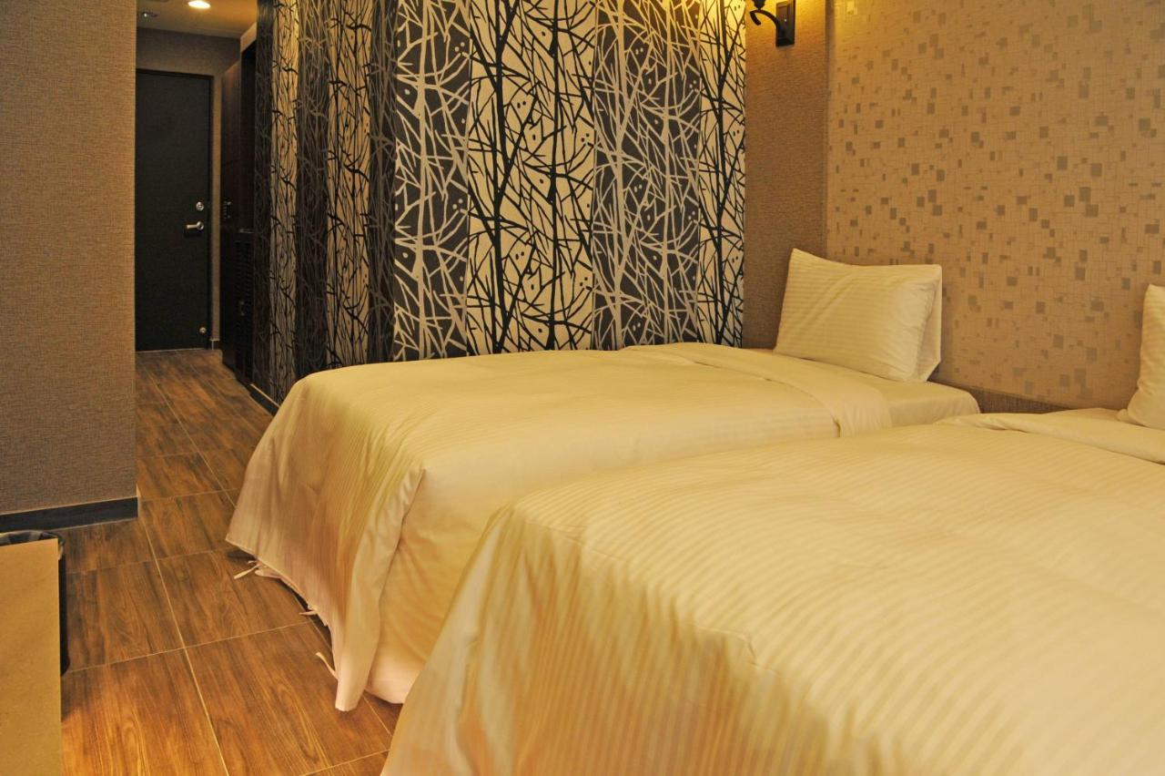 Maple Hotel Second Branch Tainan Eksteriør bilde