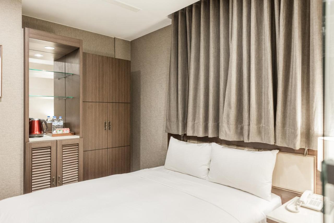 Maple Hotel Second Branch Tainan Eksteriør bilde
