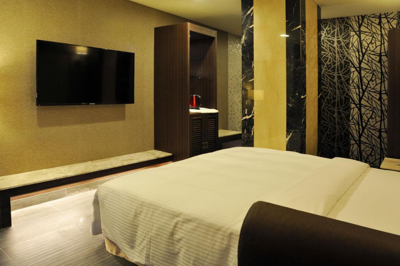 Maple Hotel Second Branch Tainan Eksteriør bilde